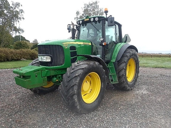John Deere 6930 TRAKTOR