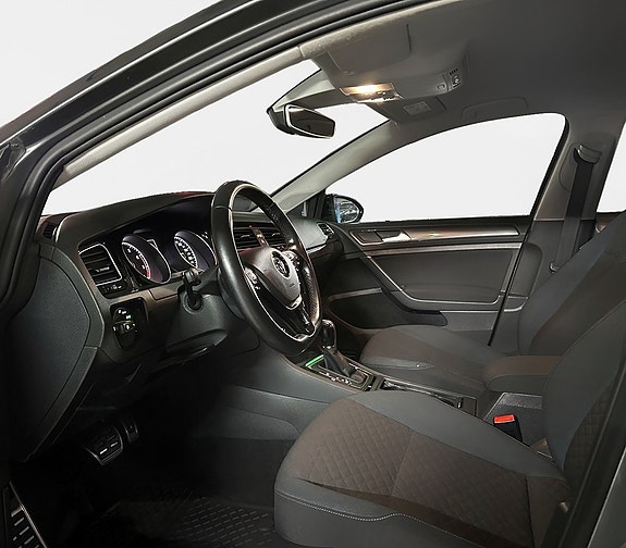 Volkswagen Golf VII 13 of 18