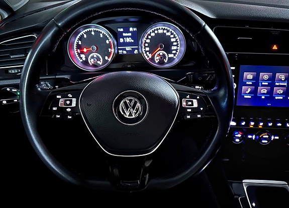 Volkswagen Golf VII 16 of 18