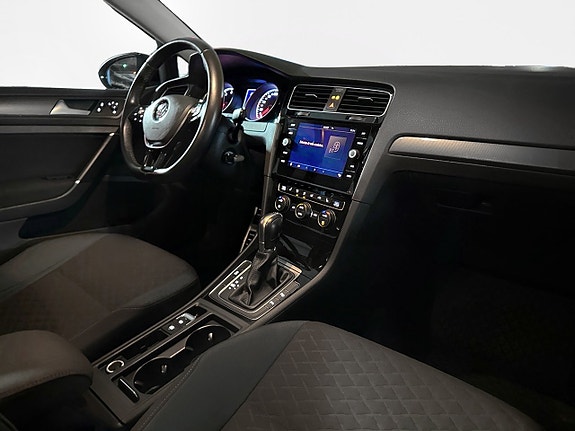 Volkswagen Golf VII 15 of 18