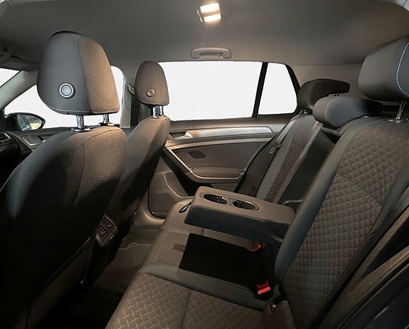 Volkswagen Golf VII 10 of 18