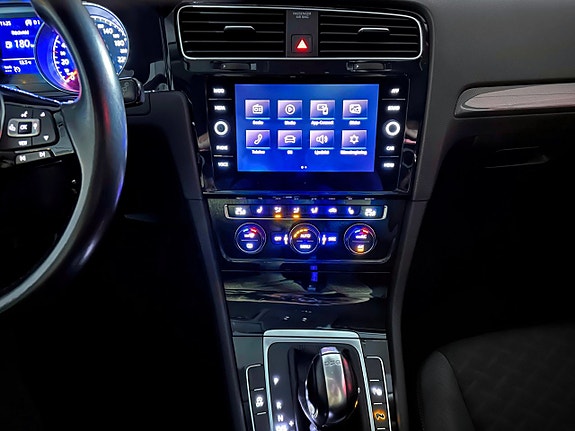 Volkswagen Golf VII 17 of 18