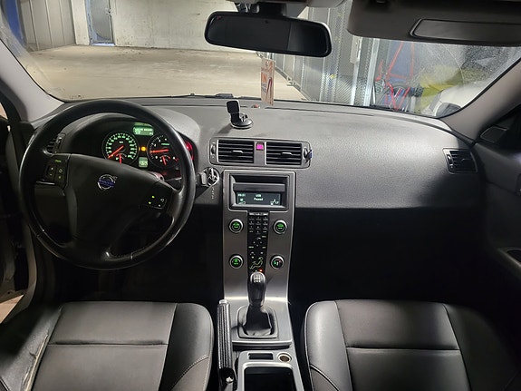 Volvo S40 2 of 4