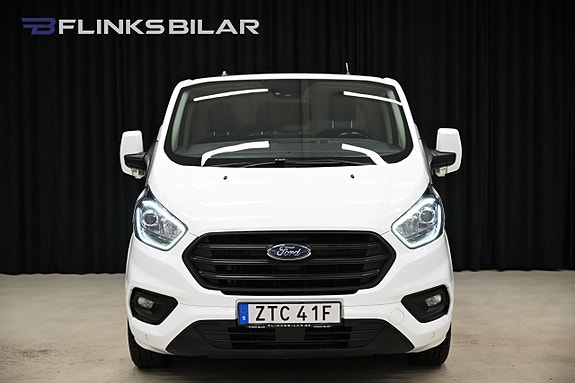 Ford Transit Custom 13 of 30