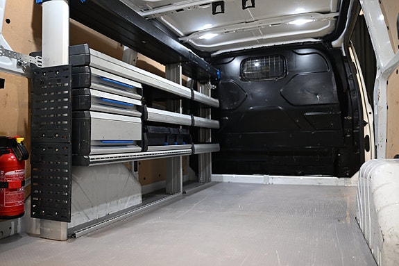 Ford Transit Custom 10 of 30