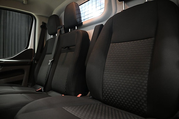 Ford Transit Custom 21 of 30