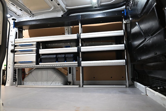 Ford Transit Custom 2 of 30