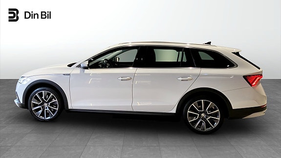 Skoda Octavia 2 of 5