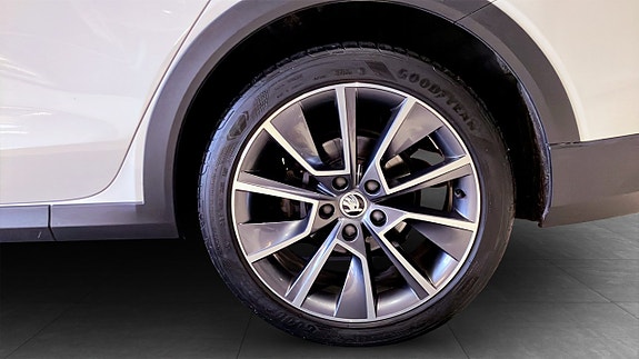 Skoda Octavia 6 of 12