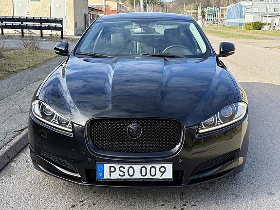 Jaguar XF 3 of 7