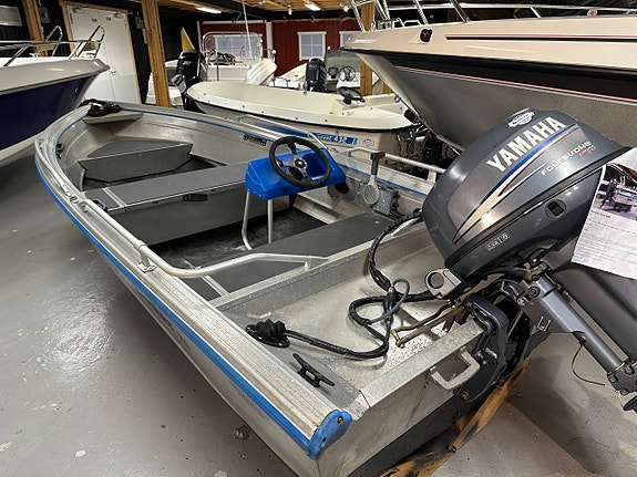 Buster XSR / Yamaha F15