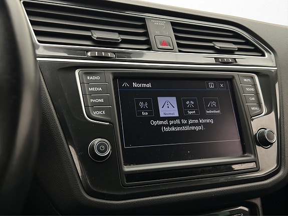 Volkswagen Tiguan 17 of 25
