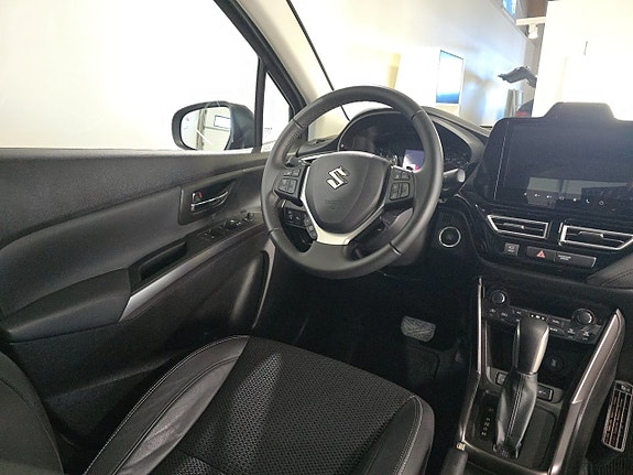 Suzuki S-Cross 12 of 12