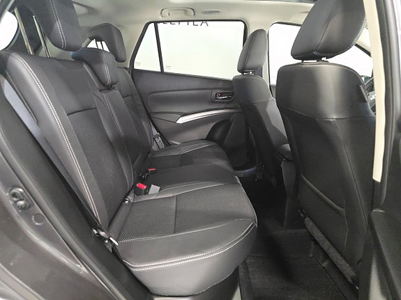 Suzuki S-Cross 8 of 12