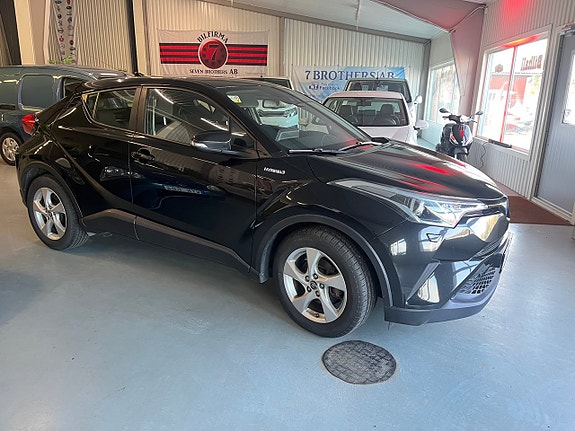Toyota C-HR 6 of 12