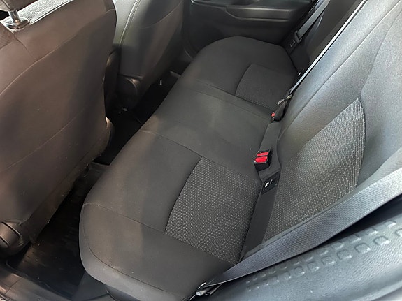 Toyota C-HR 11 of 12