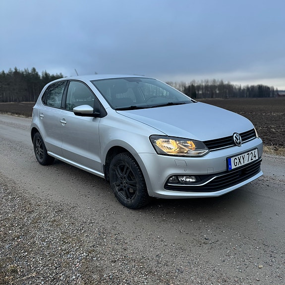 Volkswagen Polo 2 of 8