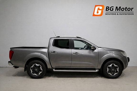 Nissan Navara 2 of 18