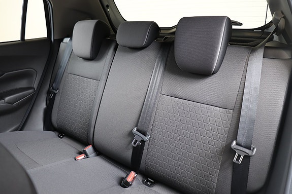 Suzuki Swift 8 of 19