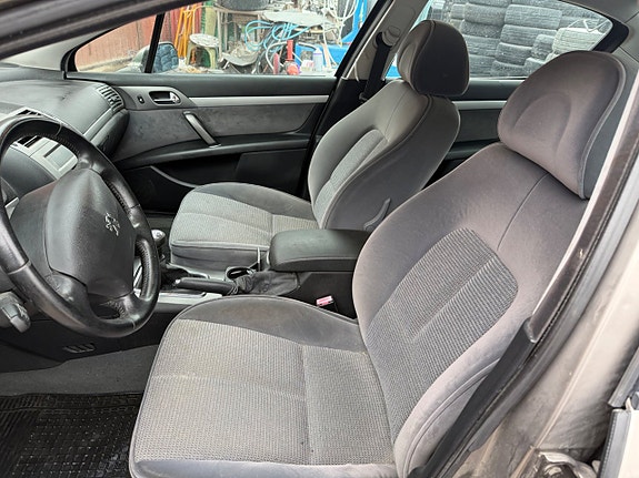 Peugeot 407 17 of 19
