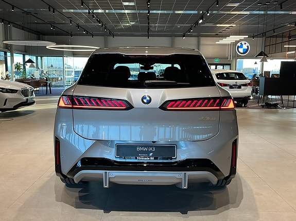 BMW iX3 5 of 5