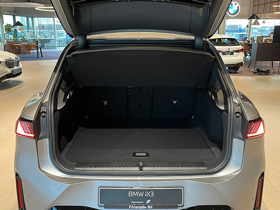 BMW iX3 25 of 27