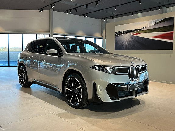 BMW iX3 3 of 5