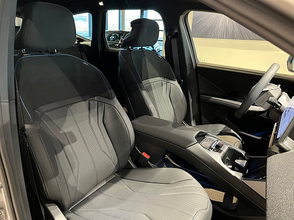 BMW iX3 20 of 27