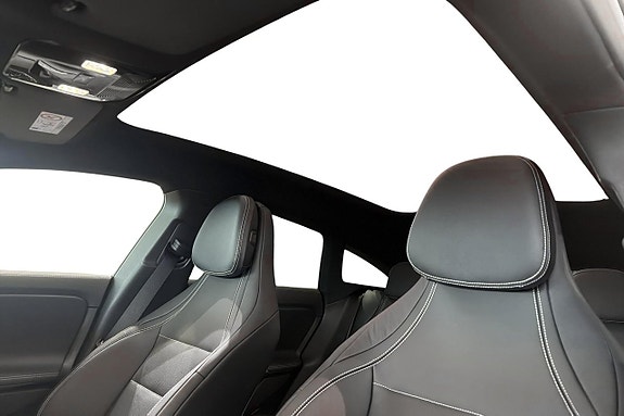 Mercedes-Benz CLA350 12 of 15