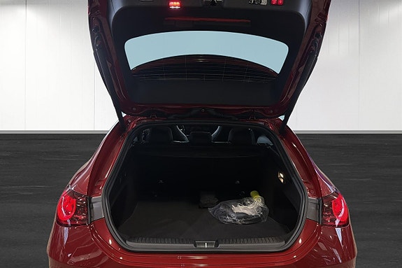 Mercedes-Benz CLA350 14 of 15