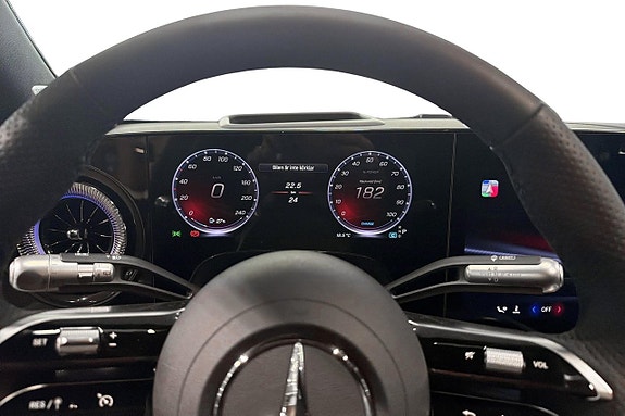 Mercedes-Benz CLA350 7 of 15