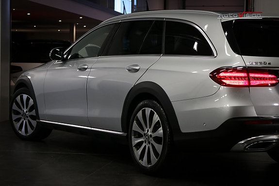 Mercedes-Benz E220 d 5 of 5