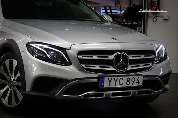 Mercedes-Benz E220 d 4 of 5