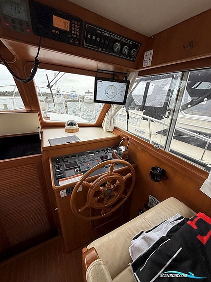 Halvorsen 32 Gourmet Cruiser | 2x Yanmar Yanmar 165 11 of 24