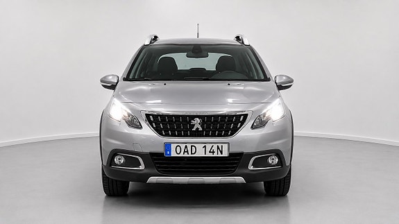 Peugeot 2008 2 of 5