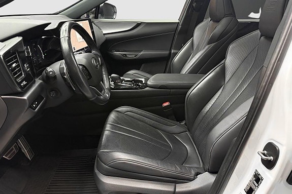 Lexus NX450h+ 13 of 19