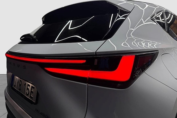 Lexus NX450h+ 10 of 19