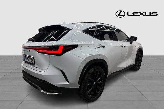 Lexus NX450h+ 5 of 19