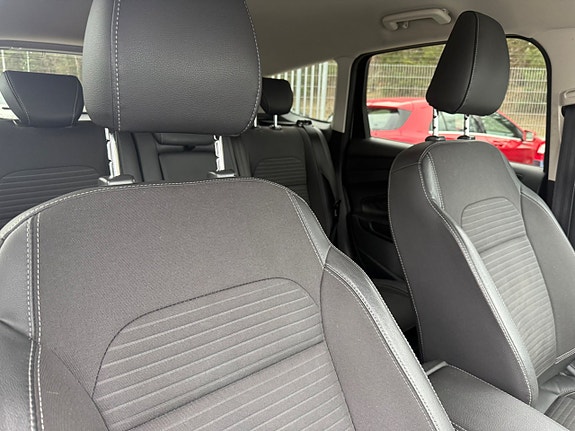 Ford Kuga 11 of 18