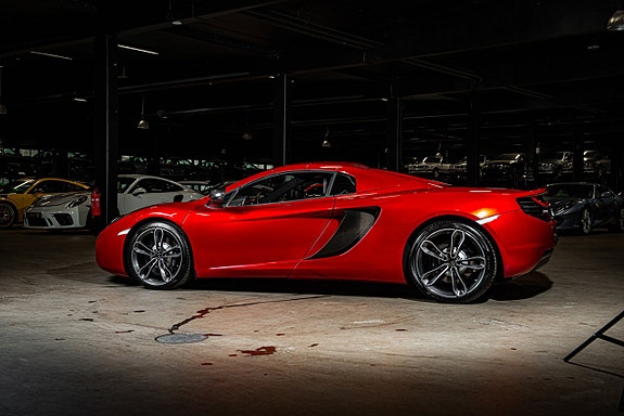 McLaren MP4-12C 4 of 5