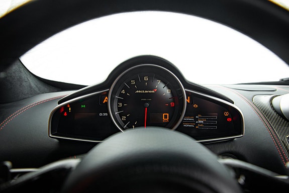McLaren MP4-12C 23 of 30