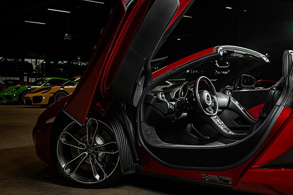McLaren MP4-12C 13 of 30