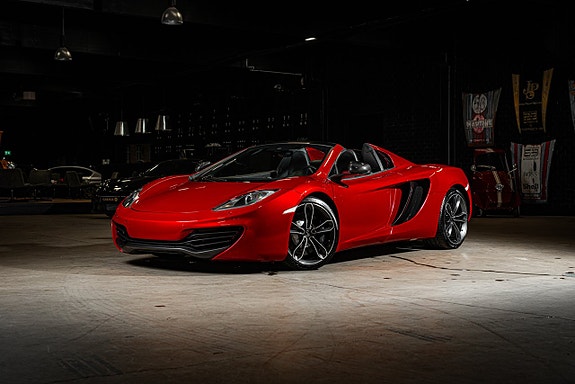 McLaren MP4-12C 2 of 5