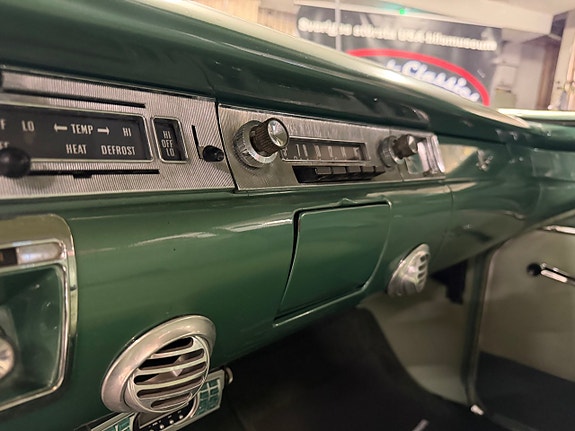 Ford Custom 14 of 22