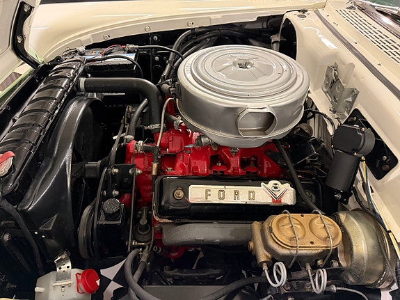 Ford Custom 18 of 22