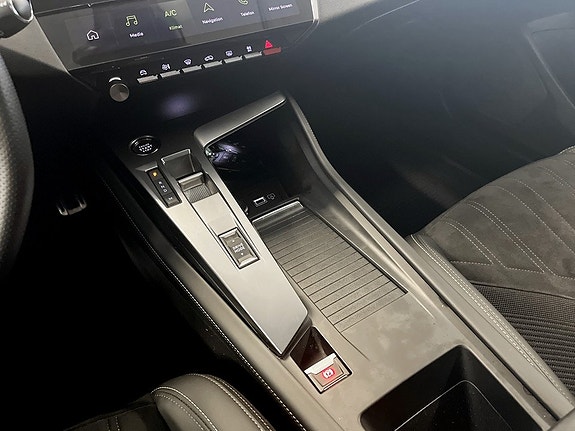 Peugeot 308 12 of 17