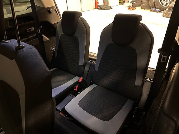 Citroen Grand C4 Picasso 23 of 24