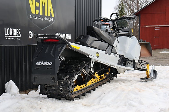 Ski-Doo BACKCOUNTRY 600 R 146" MOMSAD -23 4 of 10