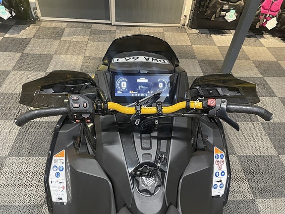 Ski-Doo MXZ XRS 850 E-TEC -25 *Momsad 58 Mil* 3 of 3