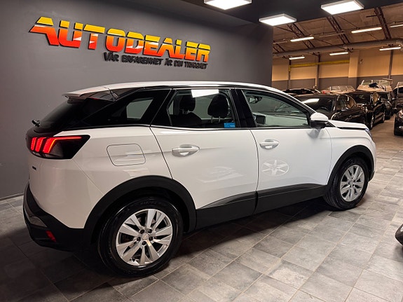 Peugeot 3008 3 of 5